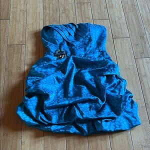 Elegant Blue Strapless Dress